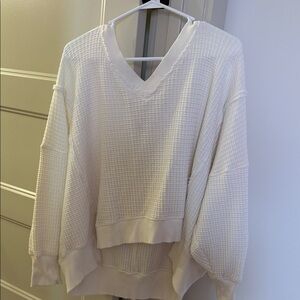 American Eagle Outfitters Cream Waffle Knit V-Neck Sweater☺️🤍